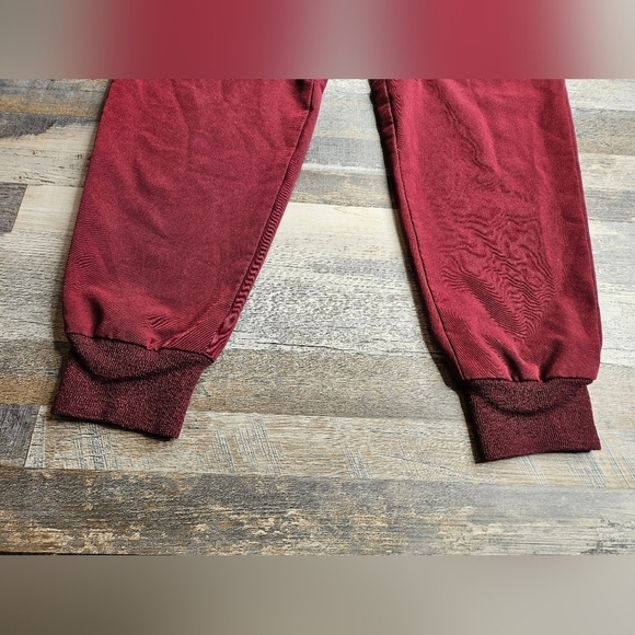 FIGS Tansen Jogger Scrub Pants Men's Medium Burgundy - Picture 2 of 9